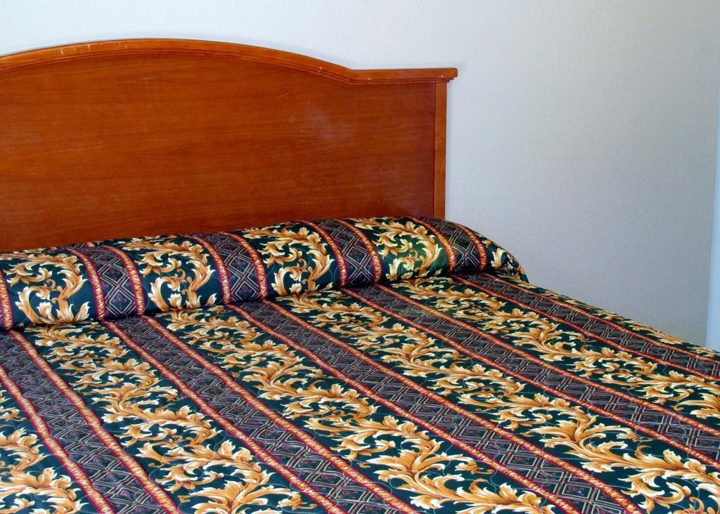 Country Inn Motel Oakdale Eksteriør bilde