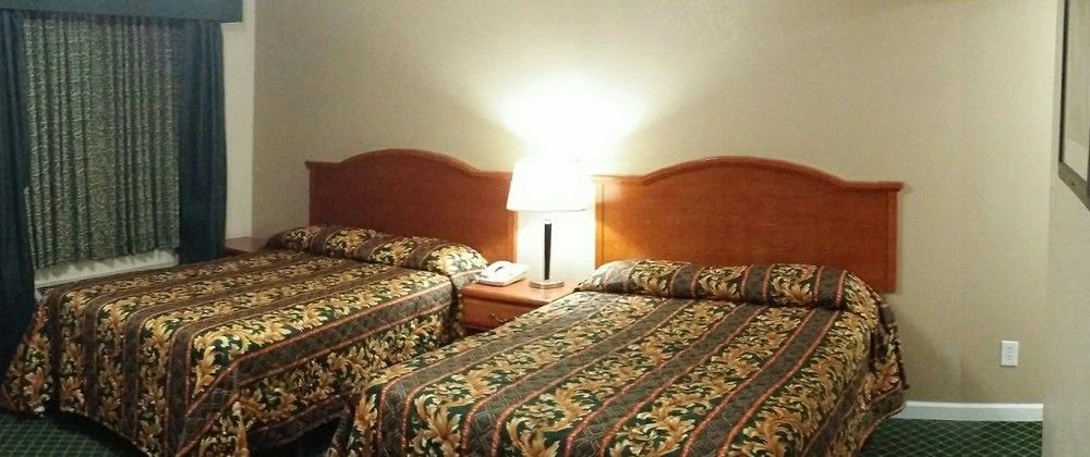 Country Inn Motel Oakdale Eksteriør bilde